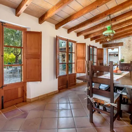 Villa Sleeps 6 With Pool Air Con And Wifi