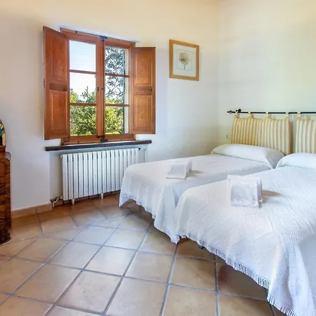Sleeps 6 With Pool Air Con And Wifi
