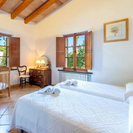 Sleeps 6 With Pool Air Con And Wifi
